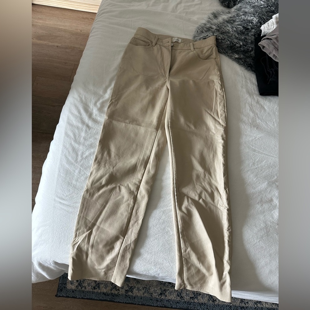 Cream Aritzia melina pants size 4✨